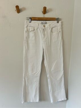Zara Cropped White Straight Leg Jeans Denim High Rise Sz 4 Raw Hem Pockets